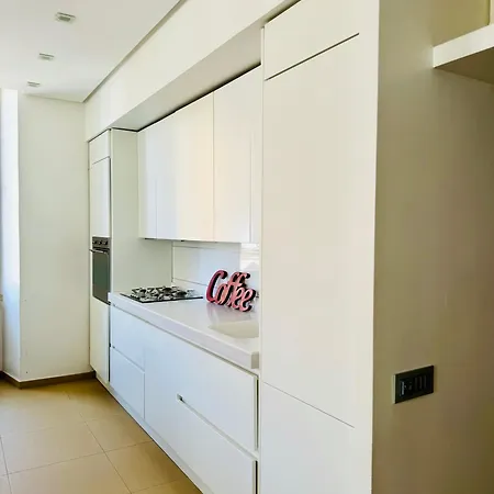 Interno 5 4* روما