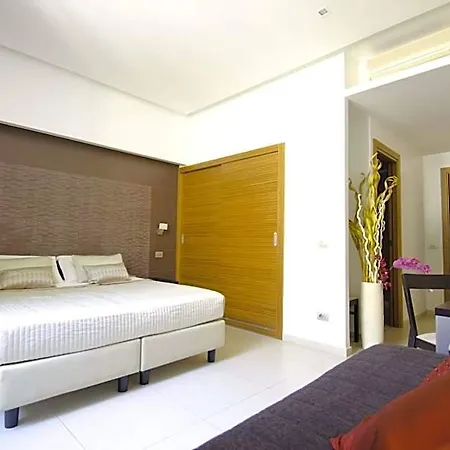 Interno 5 Oda ve Kahvaltı 4*