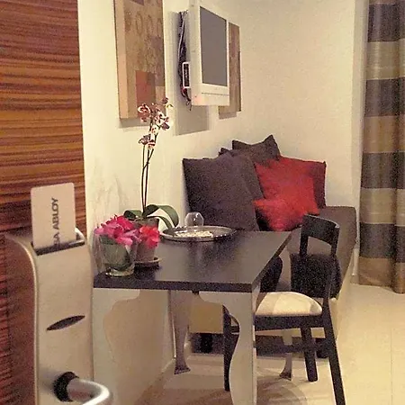 Interno 5 Oda ve Kahvaltı Roma